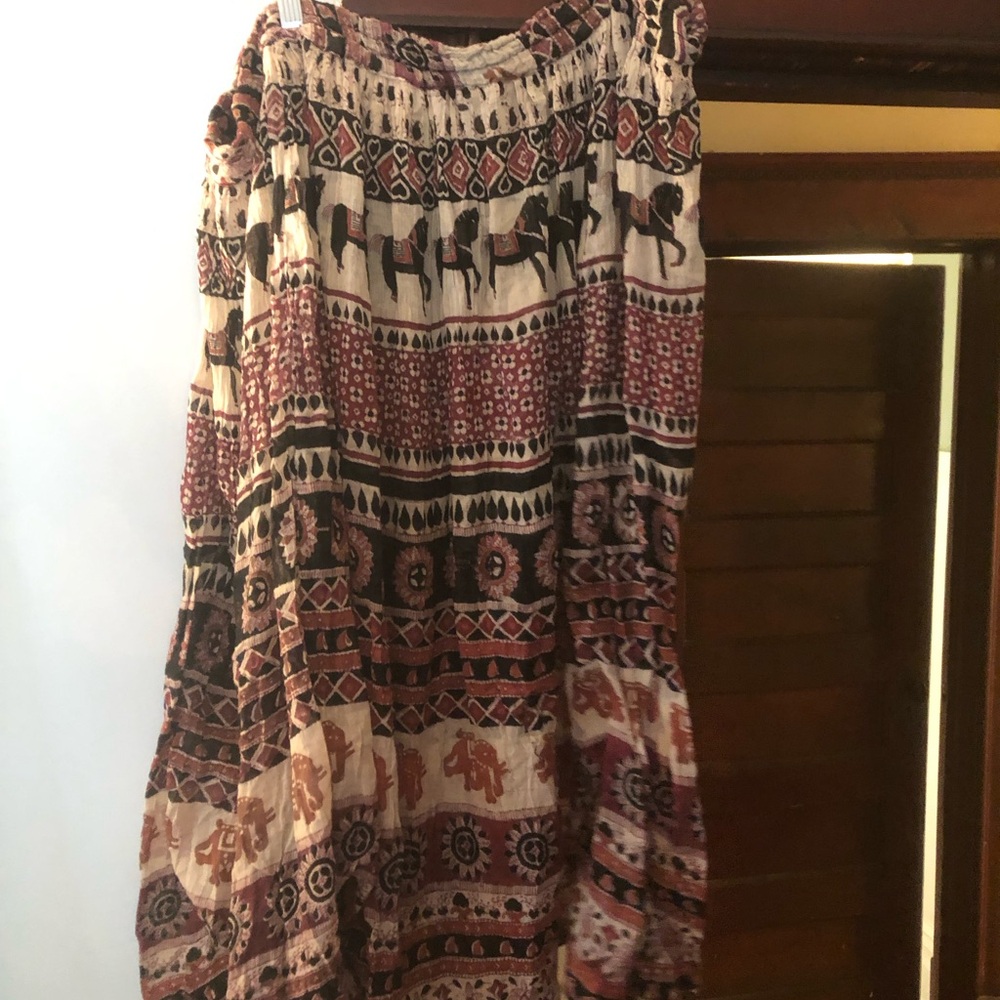 Vintage 1980’s Boho Elephant Print Maxi Skirt in Cream and Rust